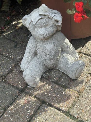 Teddy bear statue - teddy,
