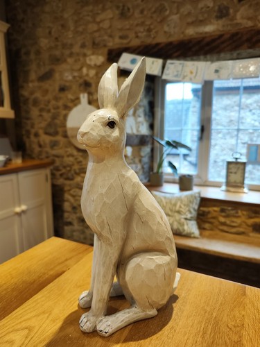Large country cream hare - large,